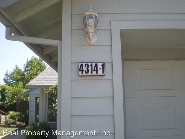 Building Photo - 4310 Lynbrook Loop