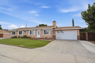 Building Photo - 31615 Hunter Ln