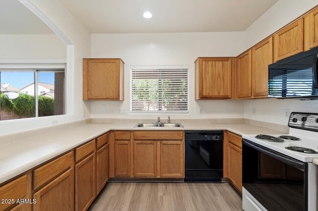 Building Photo - 13130 W Gelding Cir