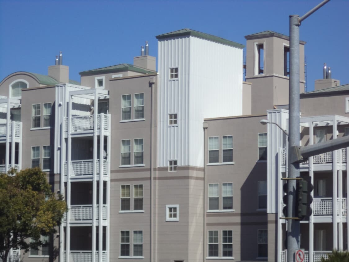 building - 3901 Lick Mill Blvd