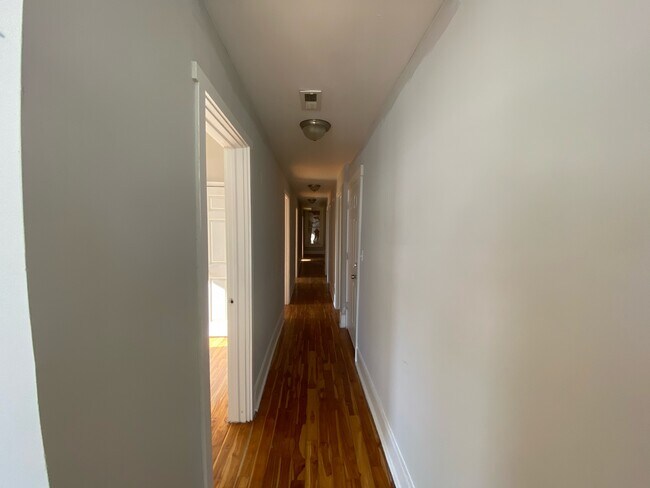 Building Photo - 7220 S Wentworth Ave