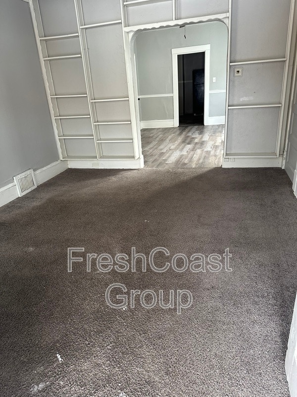 Foto del edificio - 5940 Engel Ave