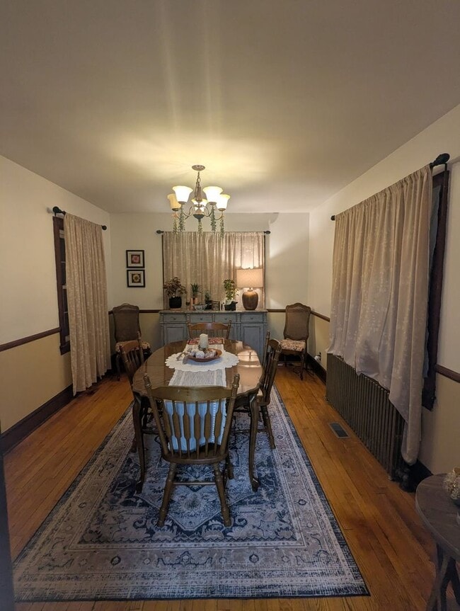 Building Photo - 4 bedroom 2 bath house in Blacksburg VA