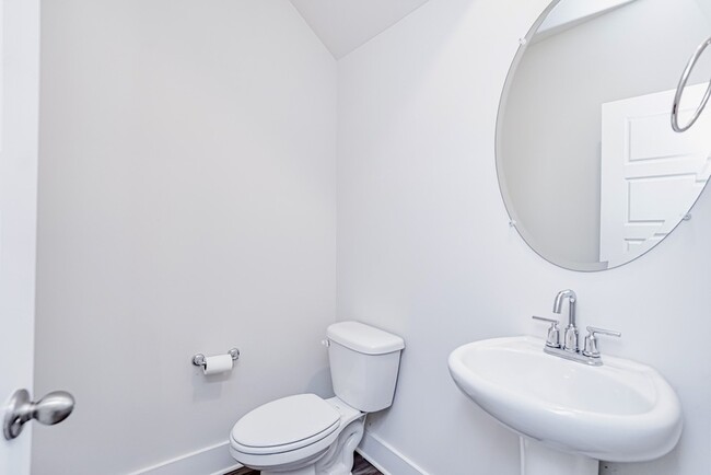 Building Photo - 138 Bromes Way