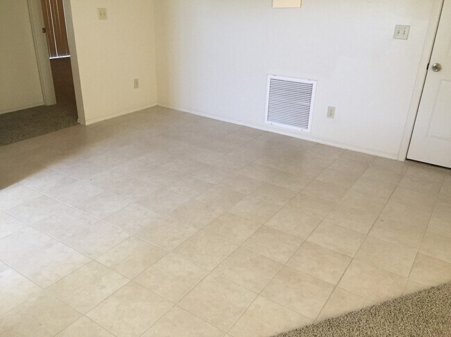 Foto del edificio - 6015 N Reata Dr