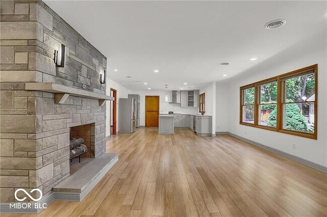 Foto del edificio - 760 W Pine St