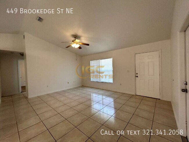 Foto del edificio - 449 Brookedge St NE