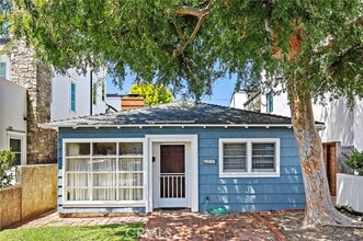 Building Photo - 619 Narcissus Ave