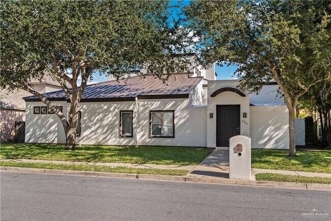 Building Photo - 304 Swallow Ave