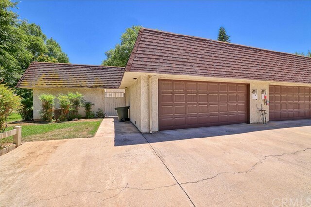 Building Photo - 972 Ardmore Cir