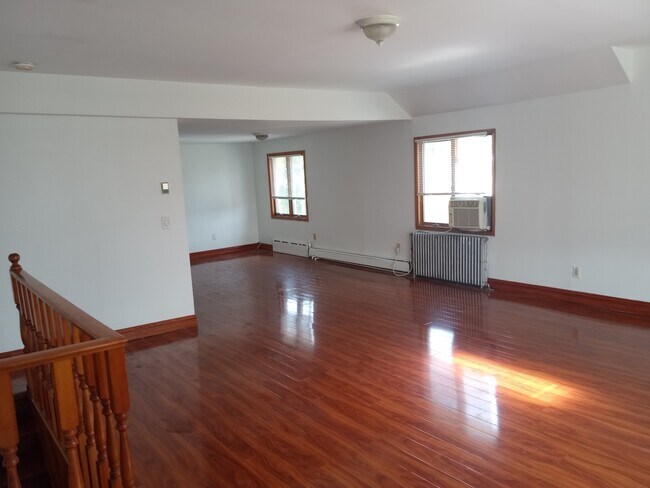 Foto del edificio - 2167 Richmond Ave
