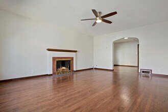 Building Photo - 2400-2402 Virginia St