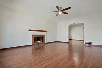 Building Photo - 2400-2402 Virginia St