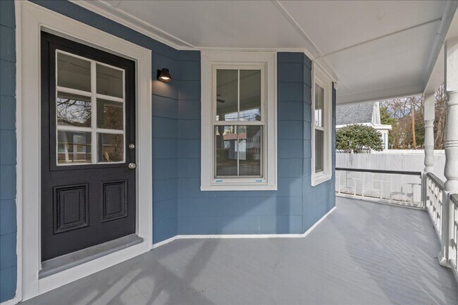 Building Photo - 258 Douglas Ave