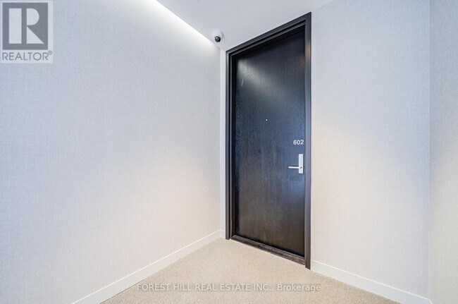 Photo du bâtiment - 346-346 Davenport Rd