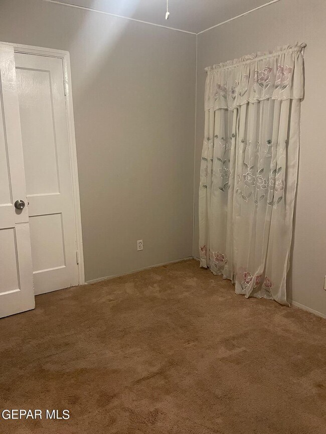 Foto del edificio - 6401 Navajo Ave