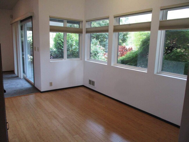 Foto del edificio - 3 Bedroom 3 Bath Rambler in Gig Harbor