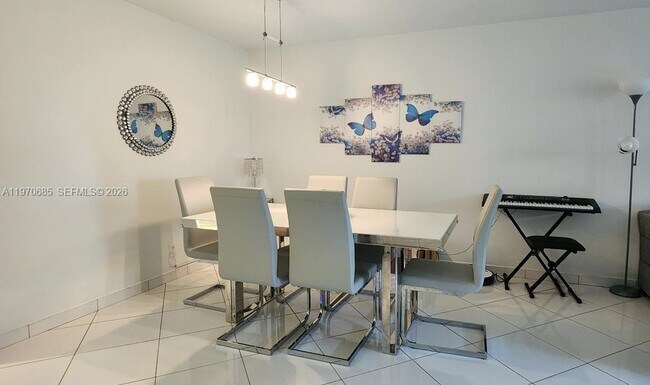 Foto del edificio - 327 Lakeview Dr