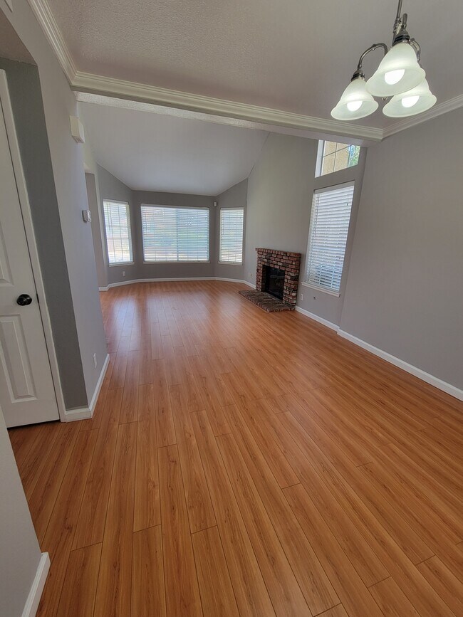 Foto del edificio - 39356 Harvard Ln