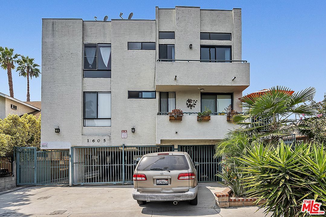 Primary Photo - 1605 Winona Blvd
