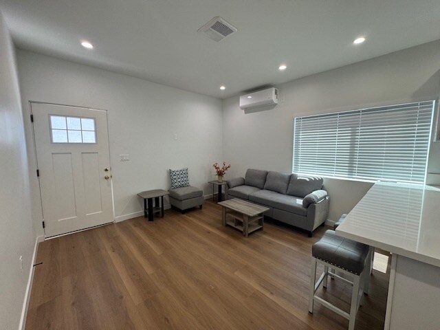 Foto del edificio - 1307 W 96th St