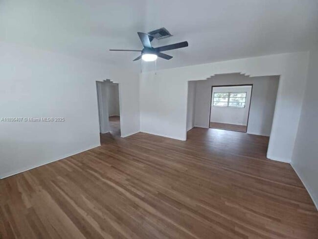 Foto del edificio - 3670 SW 20th St