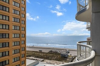 Building Photo - 3101 Boardwalk
