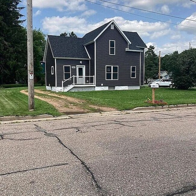 Building Photo - Click the “Apply Now” button or email wapmrentals@gmail.com for a prompt response.