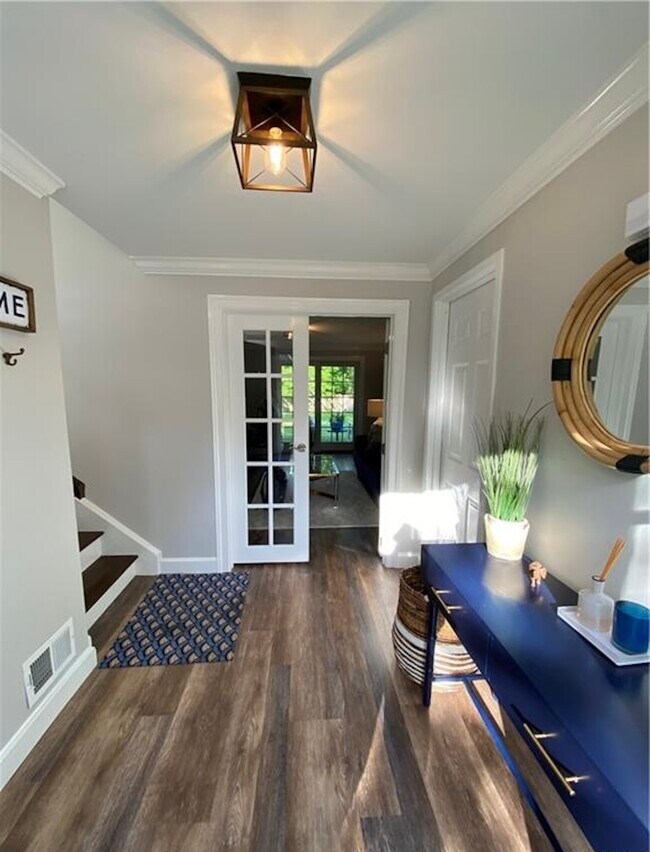 Building Photo - 393 Milton Rd