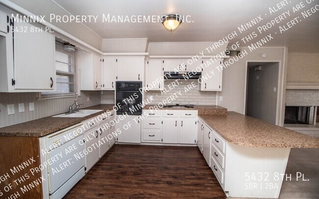 Foto del edificio - 5432 8th Place