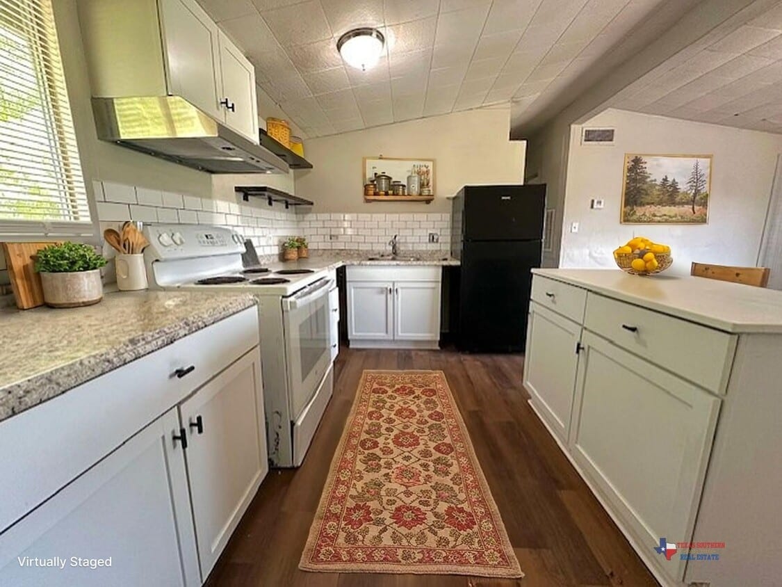 Primary Photo - 123 Stavena Rd