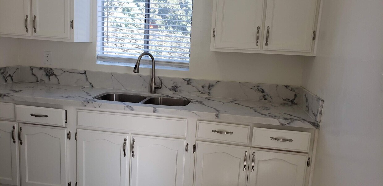 Foto principal - 342 1/2 Douglas St