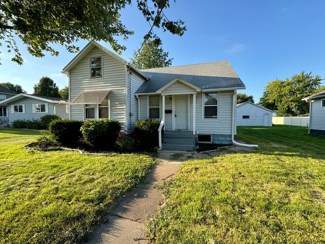 Primary Photo - 549 E Orange St