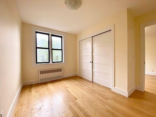 Foto del edificio - 3 bedroom in Bronx NY 10463