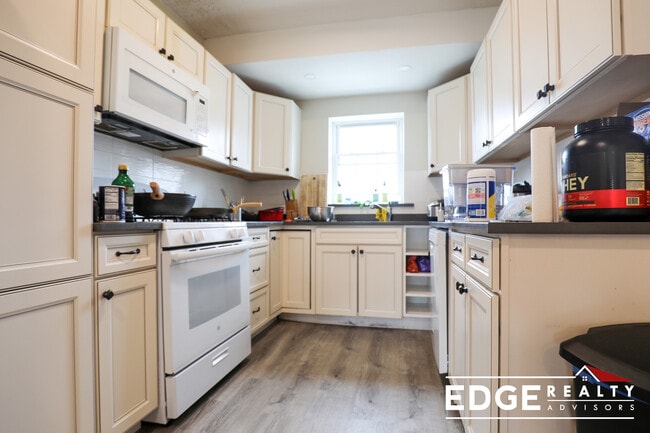 Photo - 204 Lake Shore Rd Apartment