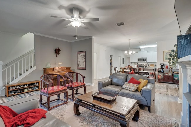 Foto del edificio - 624 W 7th Ave