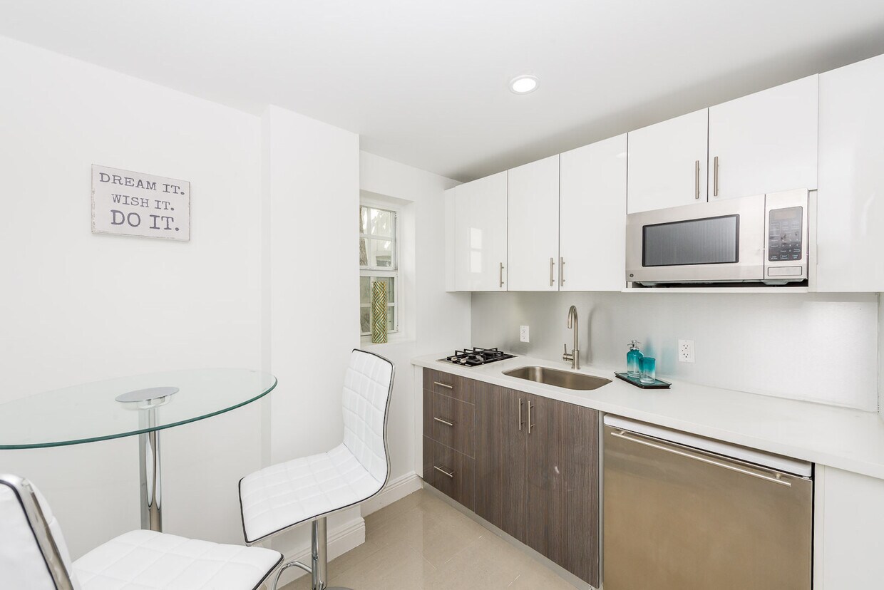 Foto principal - 2115 Washington Ave