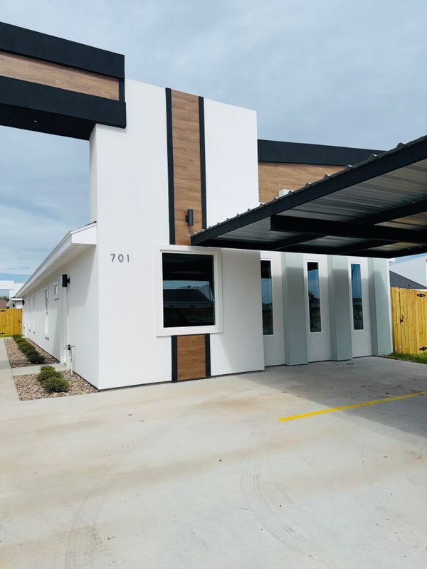 Foto del edificio - 701 N Onyx Ave