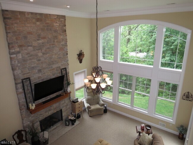 Building Photo - 22 Riverview Dr