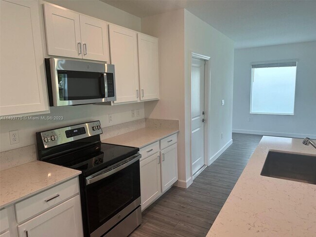 Foto del edificio - 4517 Dow Ln