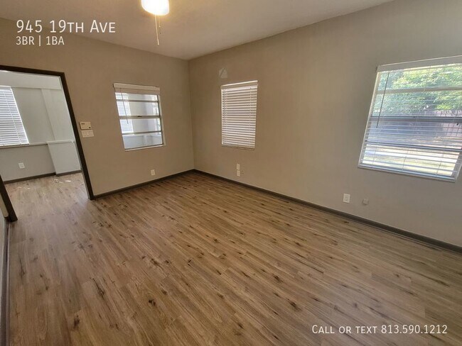 Building Photo - St. Pete Apartment