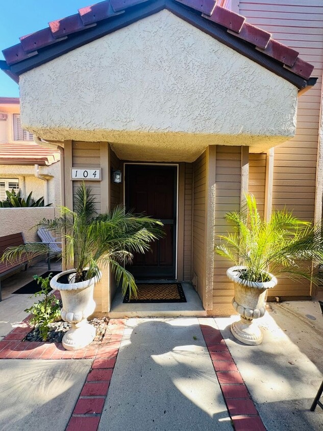 2218 Birchglen St Unit 104, Simi Valley, CA 93063 Condo for Rent in