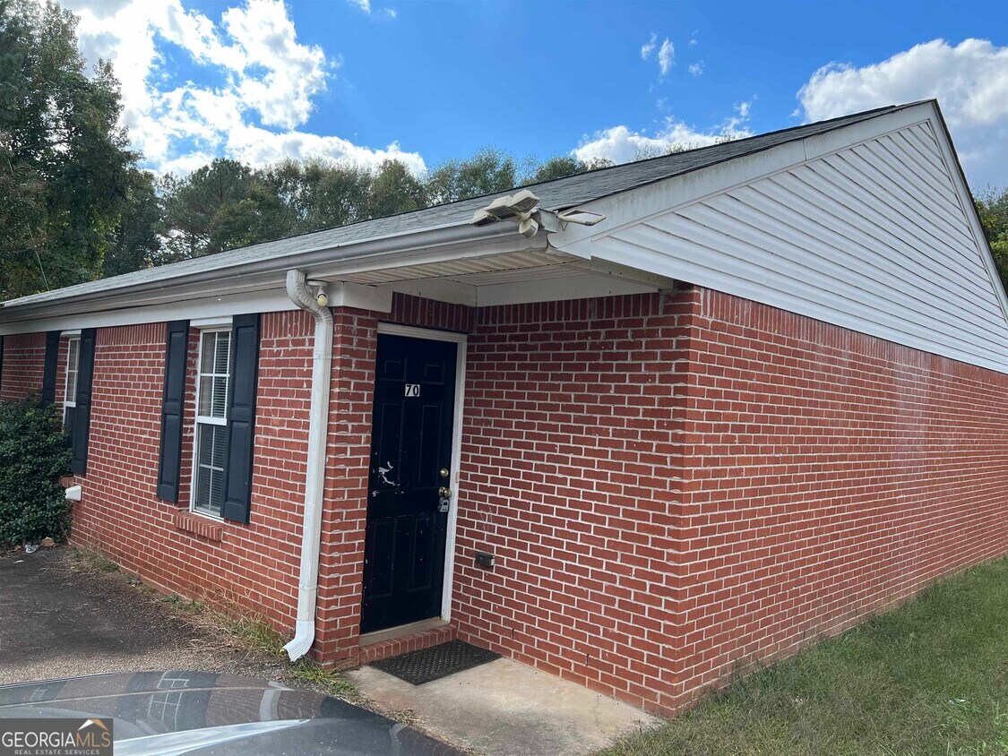 Primary Photo - 70 Oak Park Dr