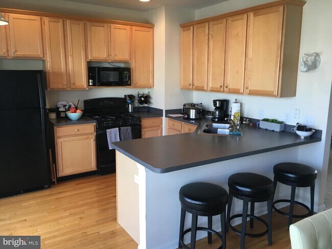 Foto del edificio - 5241 Chandler Way