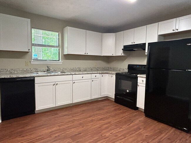 Foto del edificio - 1625/1627 Cedar Shoals Dr