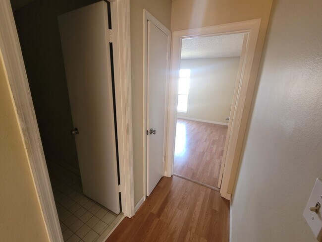Building Photo - 108 Sandy Haven Dr