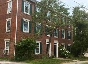 Building Photo - 413 2nd St