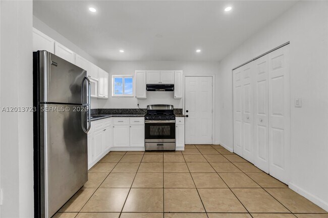 Foto del edificio - 3632 NW 194th St