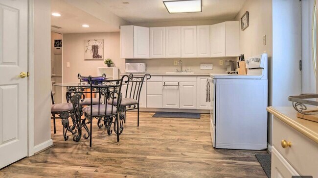 Building Photo - 913 Meadow Ridge Ct