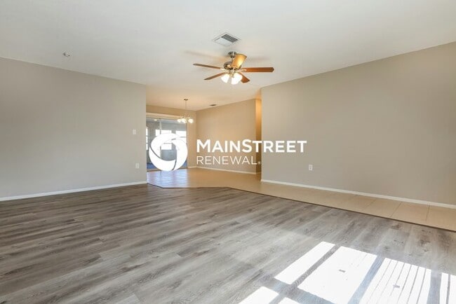 Building Photo - 3 Bedroom Pet-Friendly Home in NORTH PORT,...
